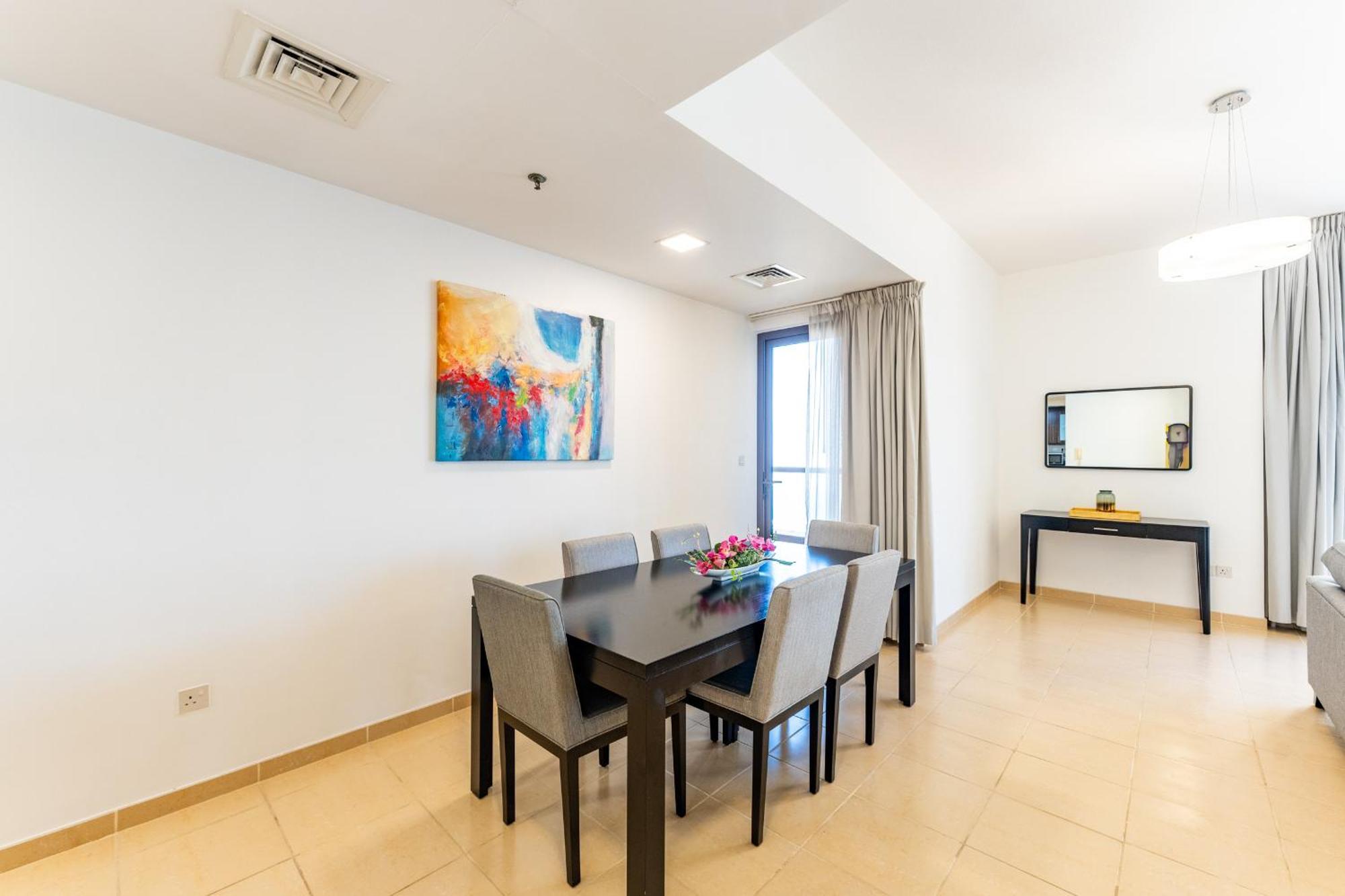 Luxury 2br In Shams 1 By Pk Holidays * Dubai