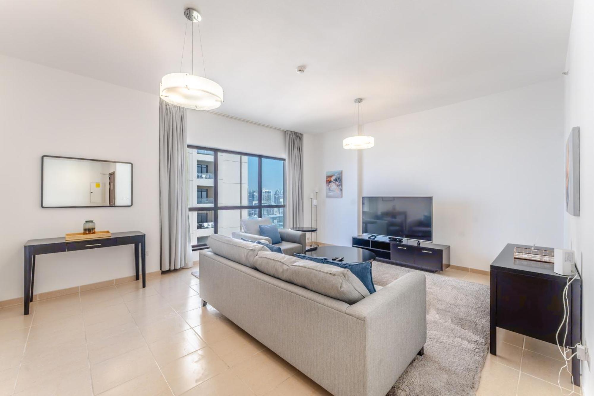 Apartment Luxury 2br In Shams 1 By Pk Holidays Dubai