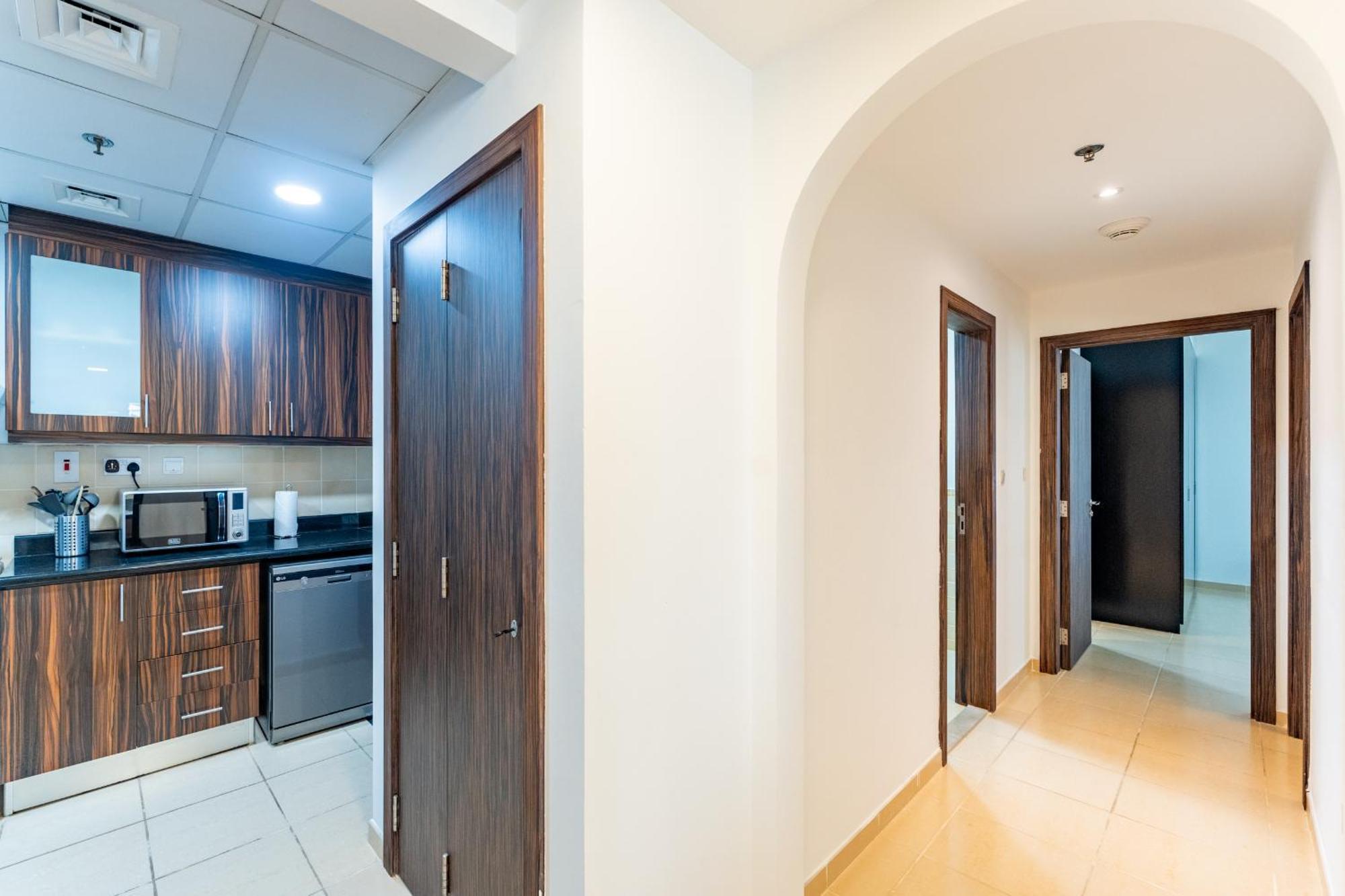 Luxury 2br In Shams 1 By Pk Holidays Dubai