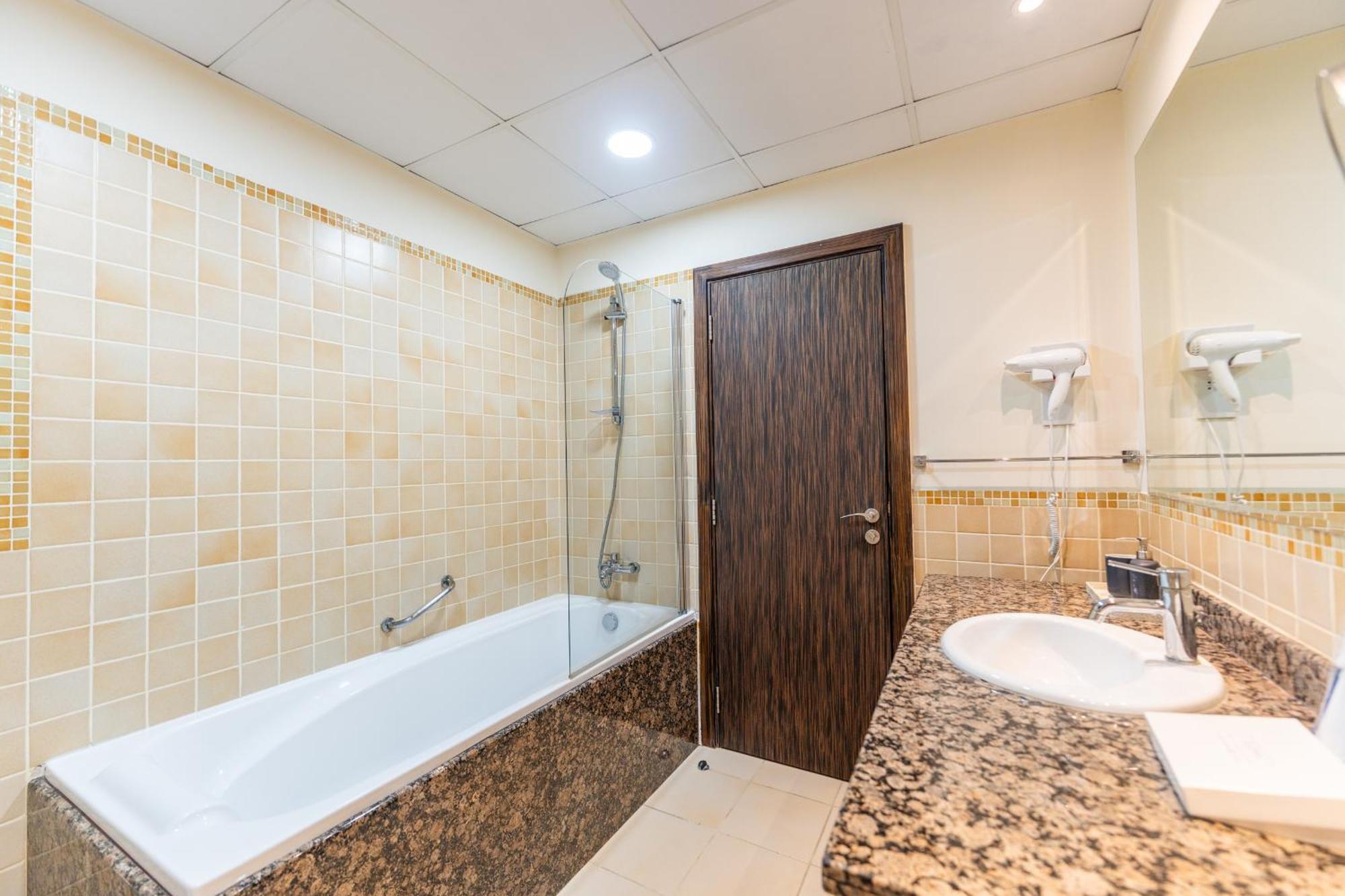 Apartment Luxury 2br In Shams 1 By Pk Holidays Dubai
